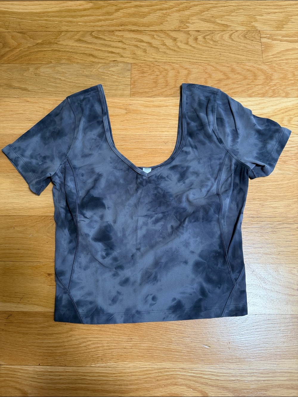 Lululemon Women’s Scoop Neck Short Sleeve Top in Charcoal Tie-Dye